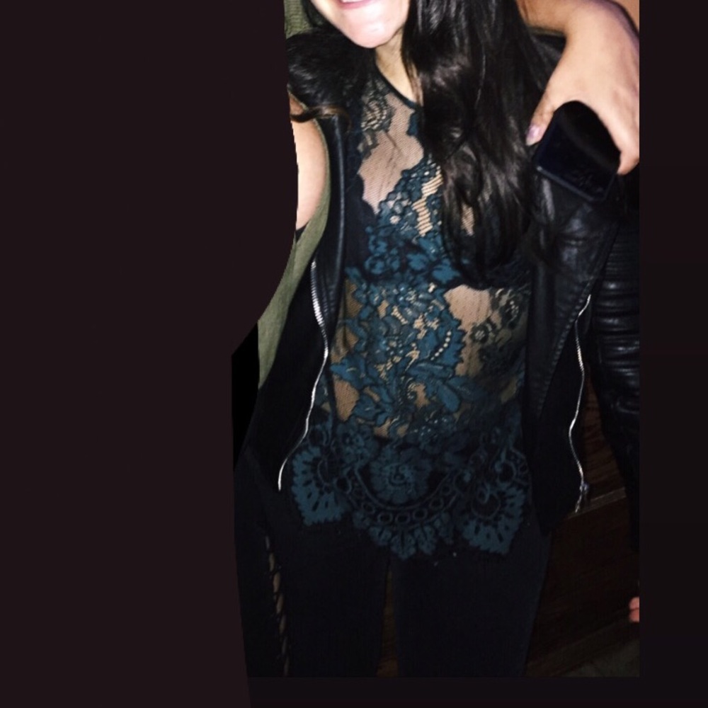 ZARA Green Lace Statement Top !!!